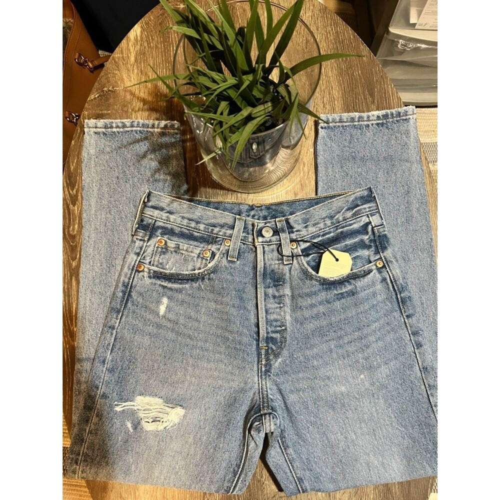 Levi’s 501 Skinny Leg Button-fly Distressed Women’s Jeans Light Blue Wash Sz. 26